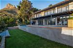 A Luxurious Retreat in the Heart of the City