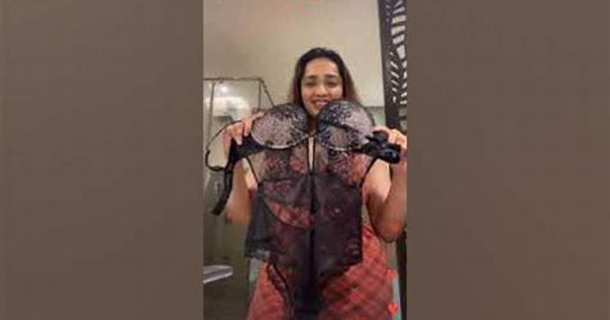 Aditi Mistry: Latest Hot Live Performances & Videos