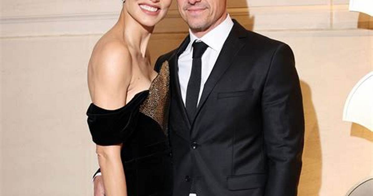 Adriana Lima's Marital Status: Uncovering the Truth