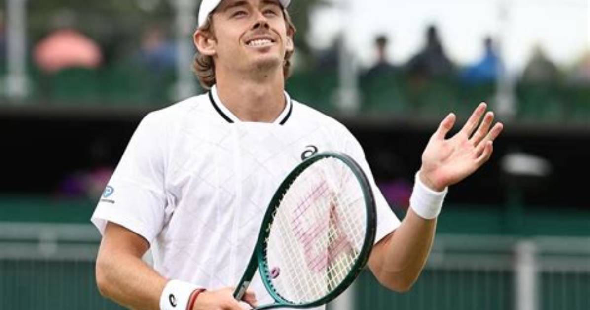 Alex De Minaur Net