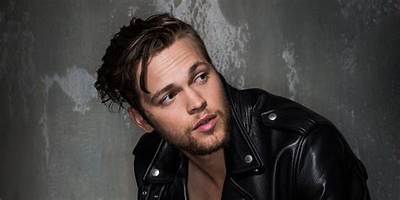 Alexander Calvert Biography – Aka Jack Kline on ‘Supernatural’