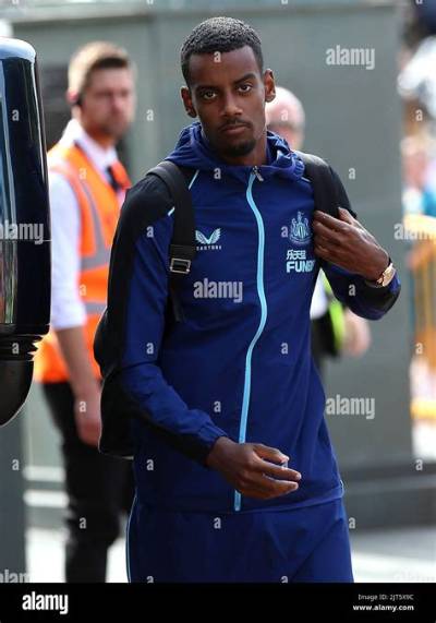 Alexander Isak Arrives for Newcastle Medical Ahead of Club Record Move