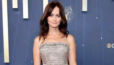 Alexis Bledel Height, Weight, Net Worth, Age, Birthday, Wikipedia, Who, Nationality, Biography