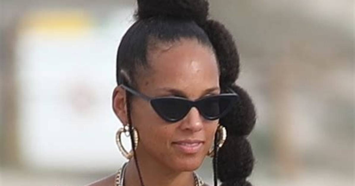 Alicia Keys Flashes Her Nipples in See-Through Lingerie