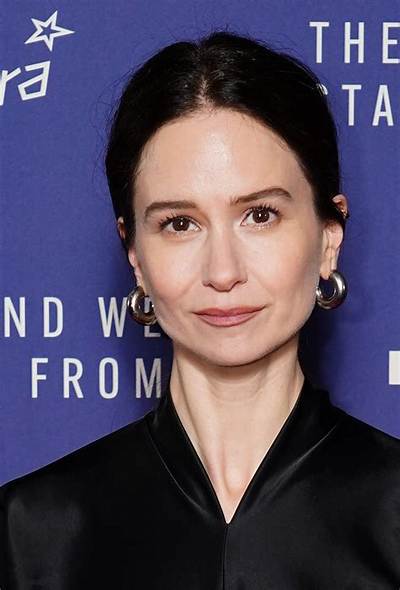 All About Katherine Waterston: Life, Career, and Accomplishments