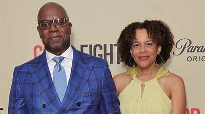 Andre Braugher Is Married to Wife: Ami Brabson. Kids: John, Isaiah, Michael.