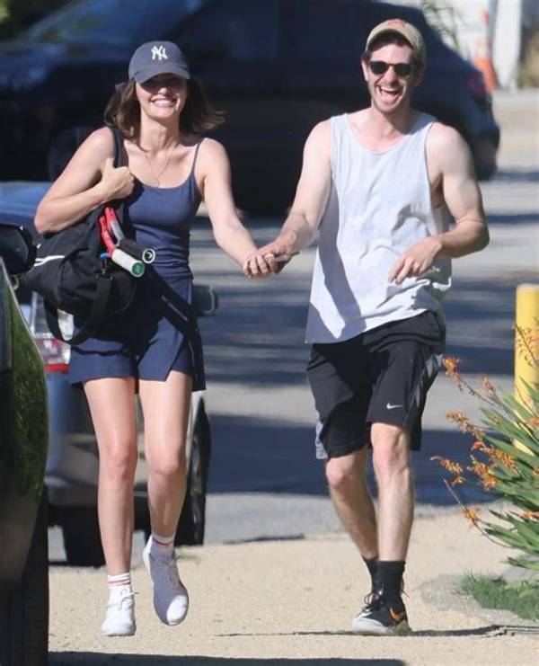 Andrew Garfield Partner