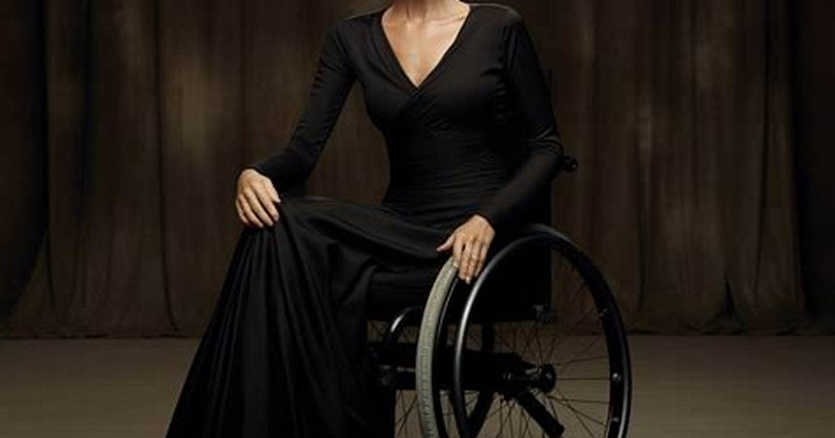 Angelina Jolie Wheelchair | Did Angelina Jolie Lose Her Leg