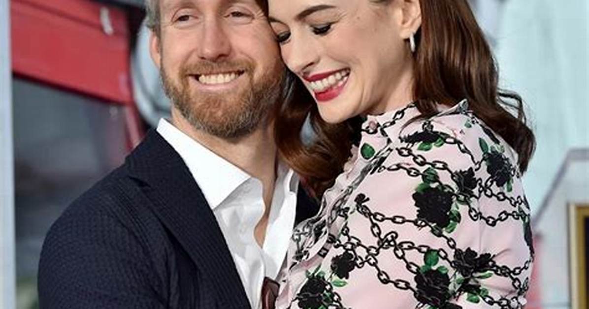 Anne Hathaway Husband Adam Shulman Bio Age Height Net