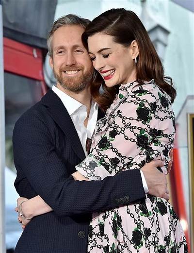 Anne Hathaway Husband Adam Shulman Bio: Age, Height, Net Worth