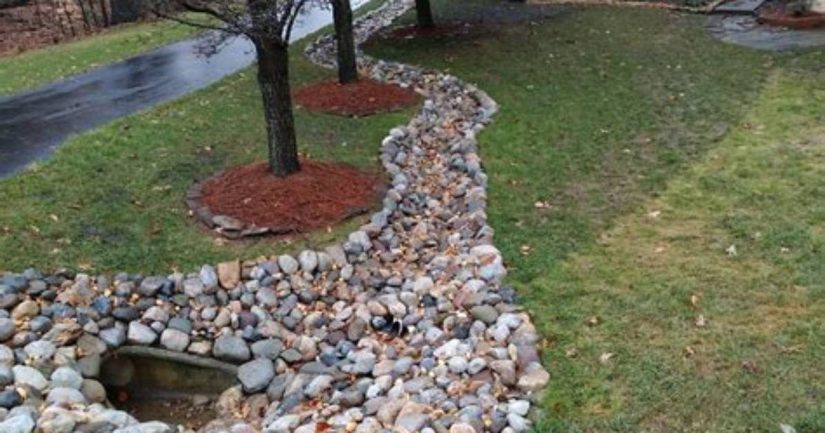Are Rocks or Mulch Better for Drainage?