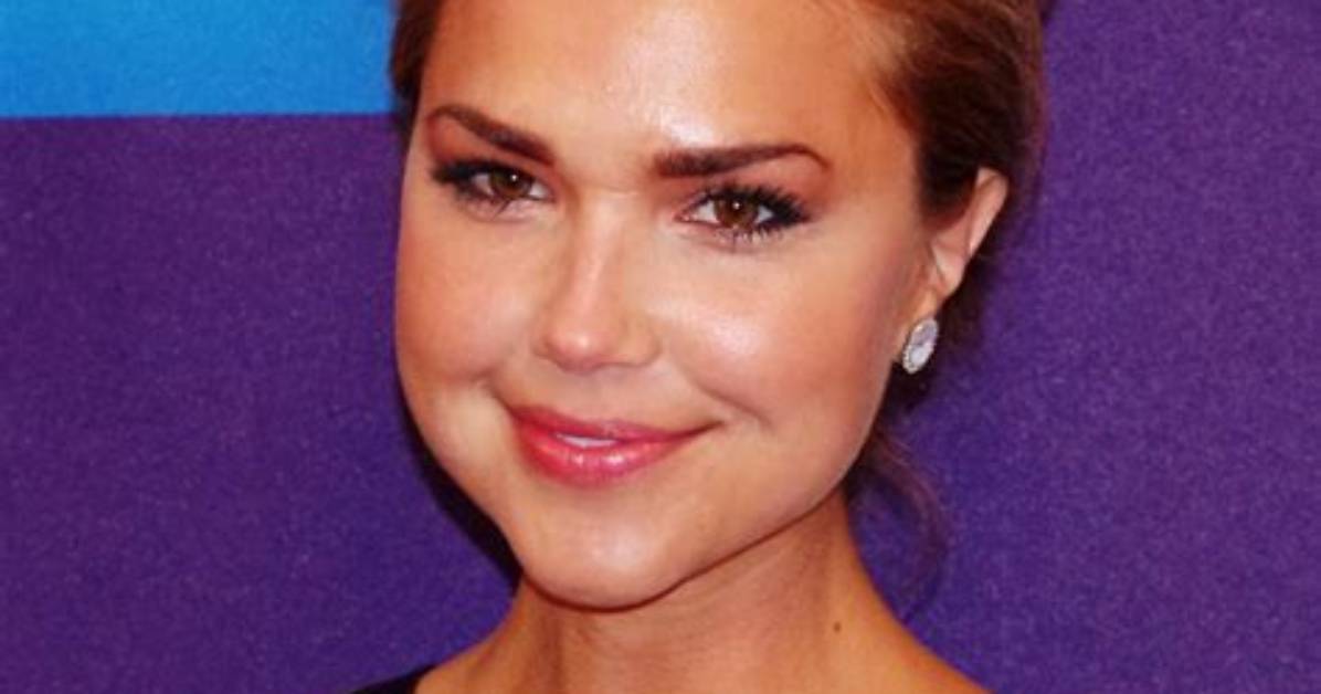 Arielle Kebbel Boyfriend Net Worth Tattoos Smoking