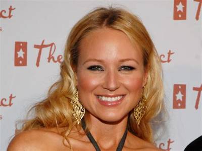 Astonishing Photos of Jewel: a Look into the Singer's Life