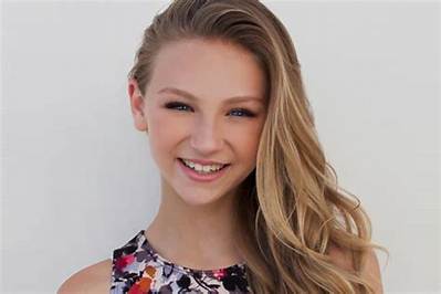 Autumn Miller Height, Weight, Net Worth, Age, Birthday, Wikipedia, Who, Nationality, Biography