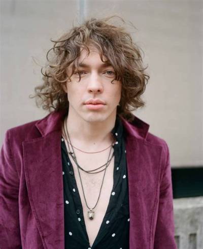 Barns Courtney Wiki: a Comprehensive Guide to the Rising Star