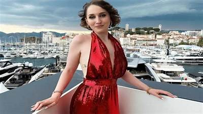 Beatrice Bartoni Height, Weight, Net Worth, Age, Wiki, Who, Instagram, Biography