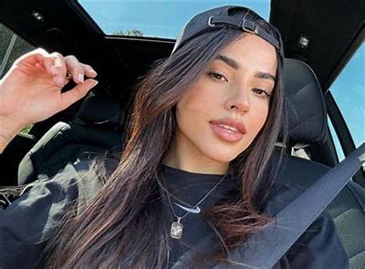 Becky Handy Height, Weight, Net Worth, Age, Birthday, Wikipedia, Who, Nationality, Biography