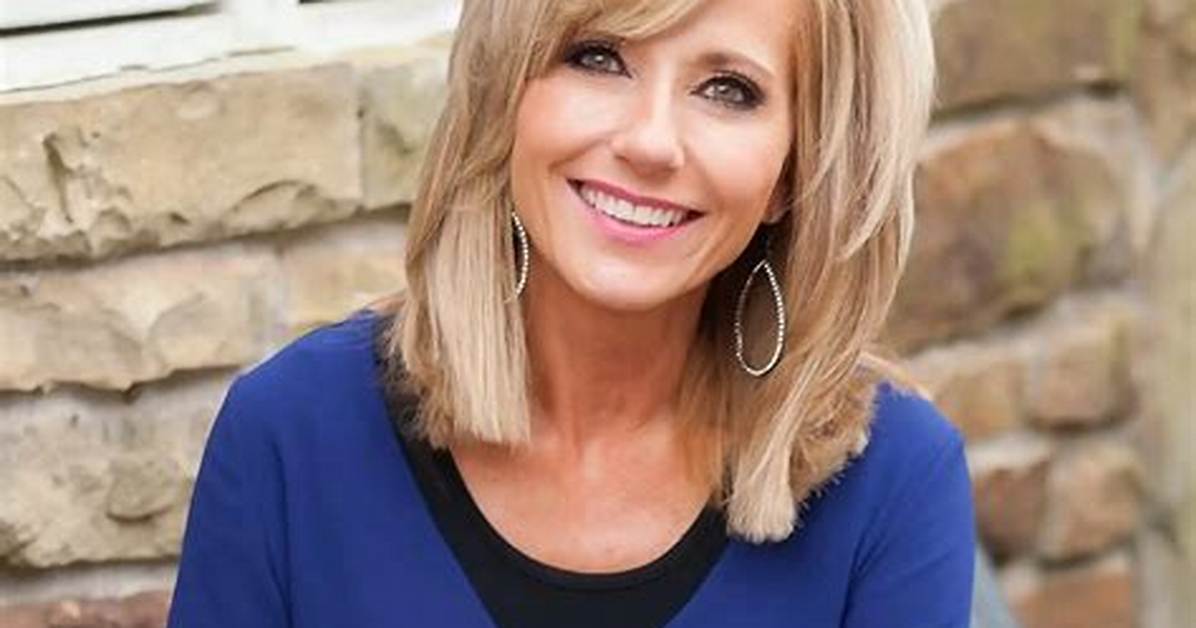 Beth Moore Bio Wiki Age Husband Living Prof Bible Study Books Salary and Net