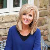 Beth Moore, Bio, Wiki, Age, Husband, Living Prof, Bible Study, Books, Salary, and Net Worth