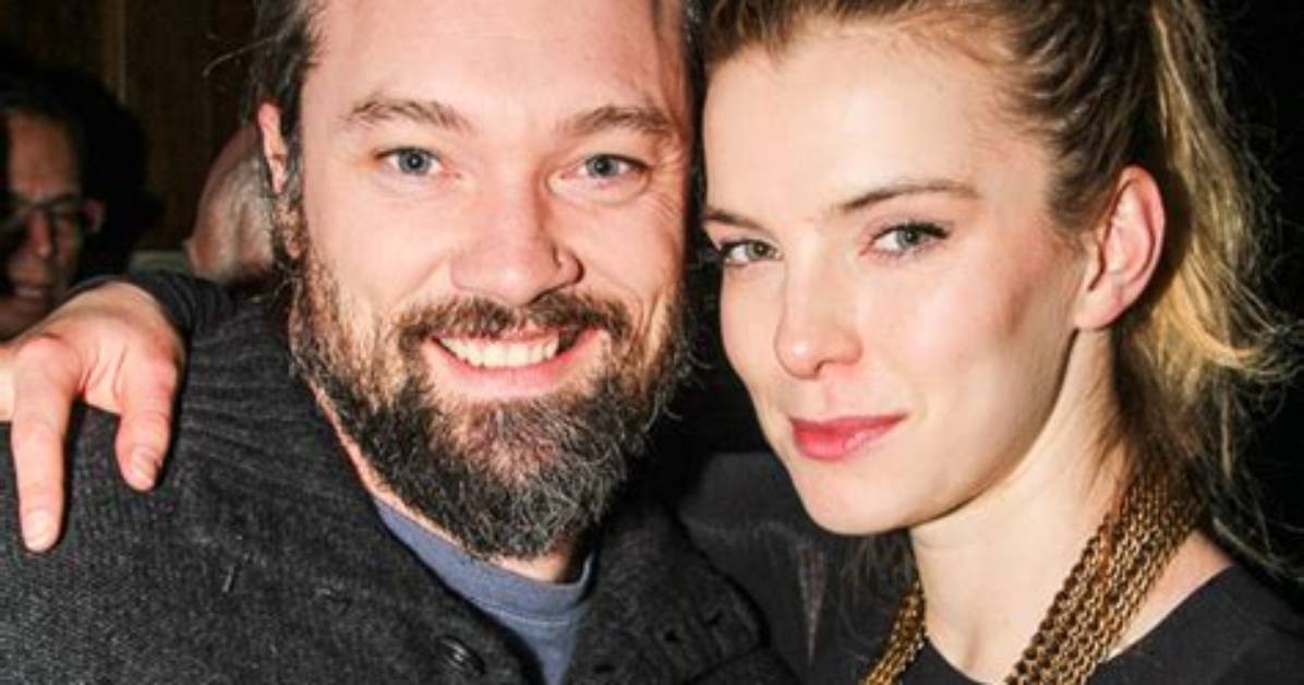 Betty Gilpin Dating: a Comprehensive Look into Her Love Life and Relationships
