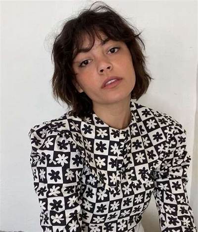 Blu Hunt Bio, Age, Height, Ethnicity, Boyfriend, Dating, Ethnicity, Wiki