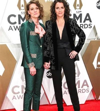 Brandi Carlile Bio, Wiki, Age, Height, Wife, Family, Daughters, the Story, Songs, and Net Worth.