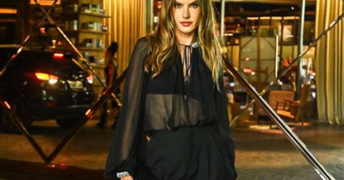 Brazilian Supermodel Alessandra Ambr%C3%B3Sio Struts out of 80. Jpg