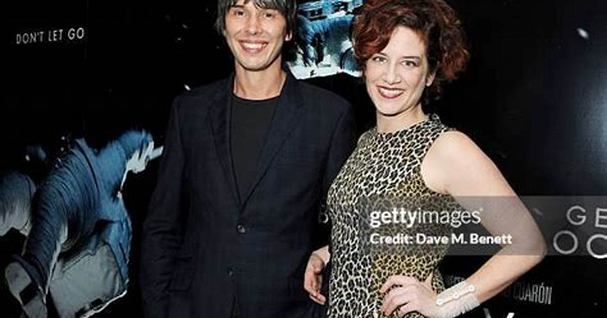 Brian Cox Wife’s Gia Milinovich Bio, Wiki, Age, Height, Kids and Net Worth
