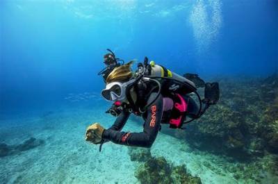 Can Scuba Divers Sleep Underwater?