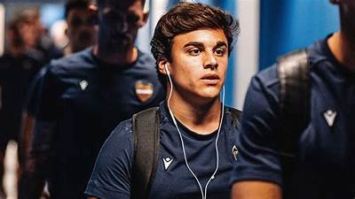 Carlos Alvarez