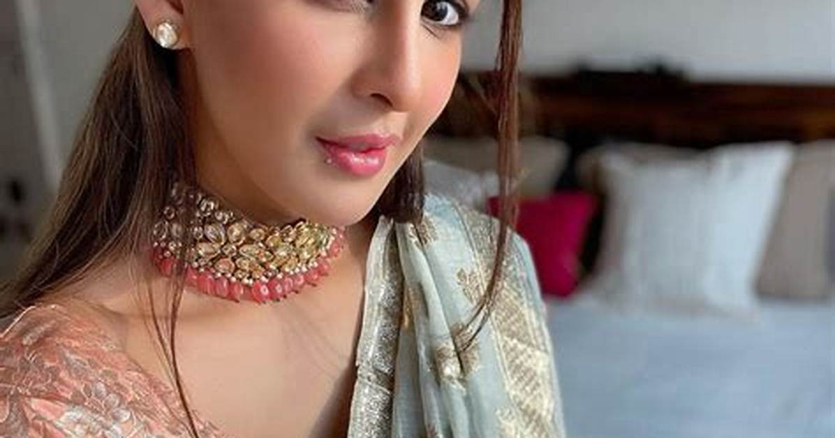 Chahat Khanna Biography Facts