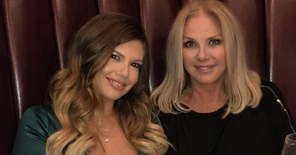 Chanel West Coasts Mom