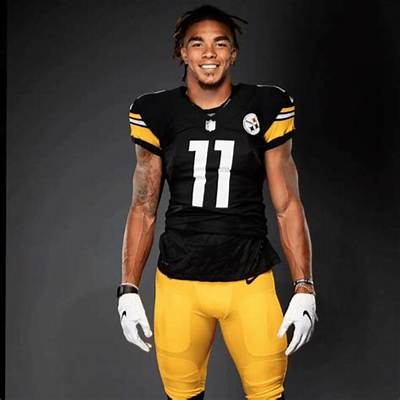 Chase Claypool Bio, Wiki, Age, Height, Weight, Parents, Girlfriend, and Net Worth.