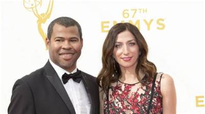 Chelsea Peretti: Wife, Net Worth, Tattoos, Smoking & Body Measurements