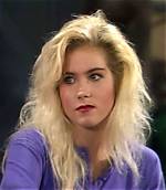 Christina Applegate's Stunning Transformation as Bundy's Wife