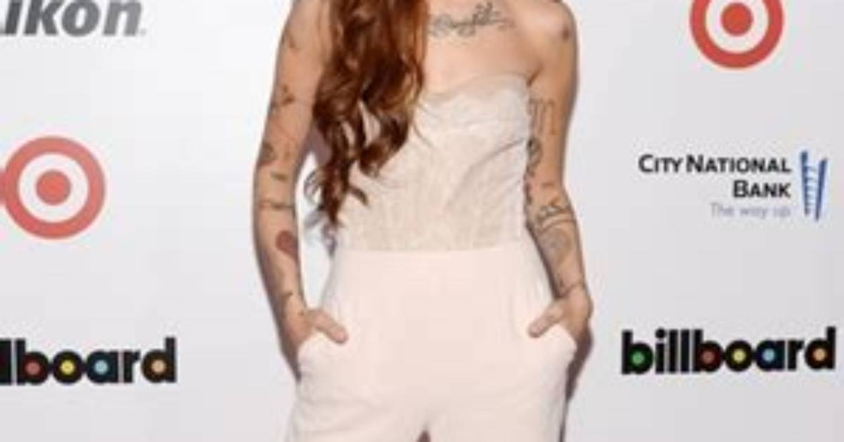Christina Perri Height Weight Measurements Bra