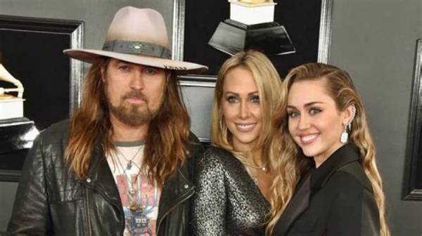 Dad of Miley Cyrus: Billy Ray Cyrus - Country Star & More