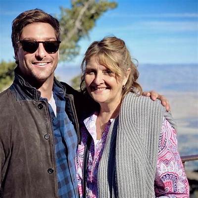 Daniel Lissing Net Worth, Age, Height, Wife, Nationality, Girlfriend