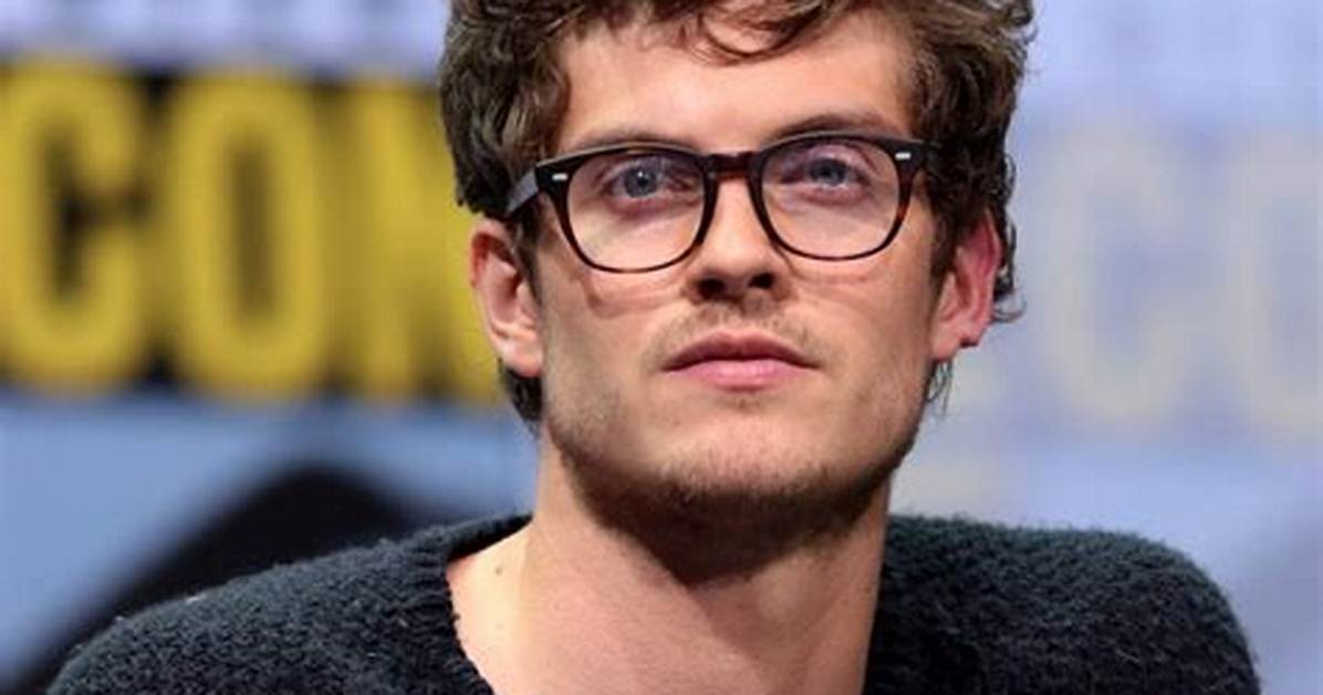 Daniel Sharman Biography Facts