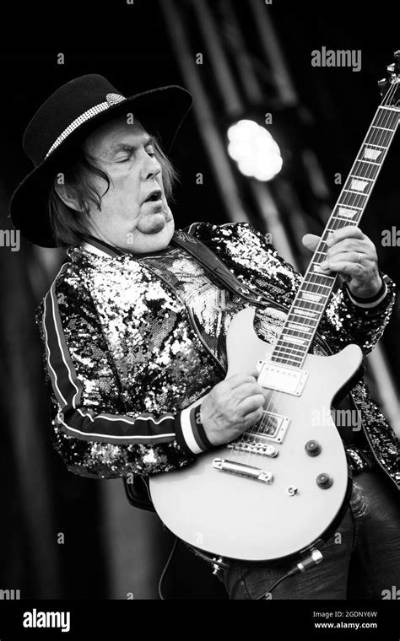 Dave Hill Net Worth: Details About Him, Career, Home, Age, Income - Sarkariresult