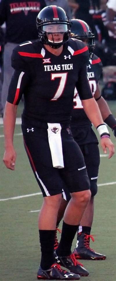Davis Webb Age, Wikipedia, Biography, Children, Salary, Net Worth, Parents.