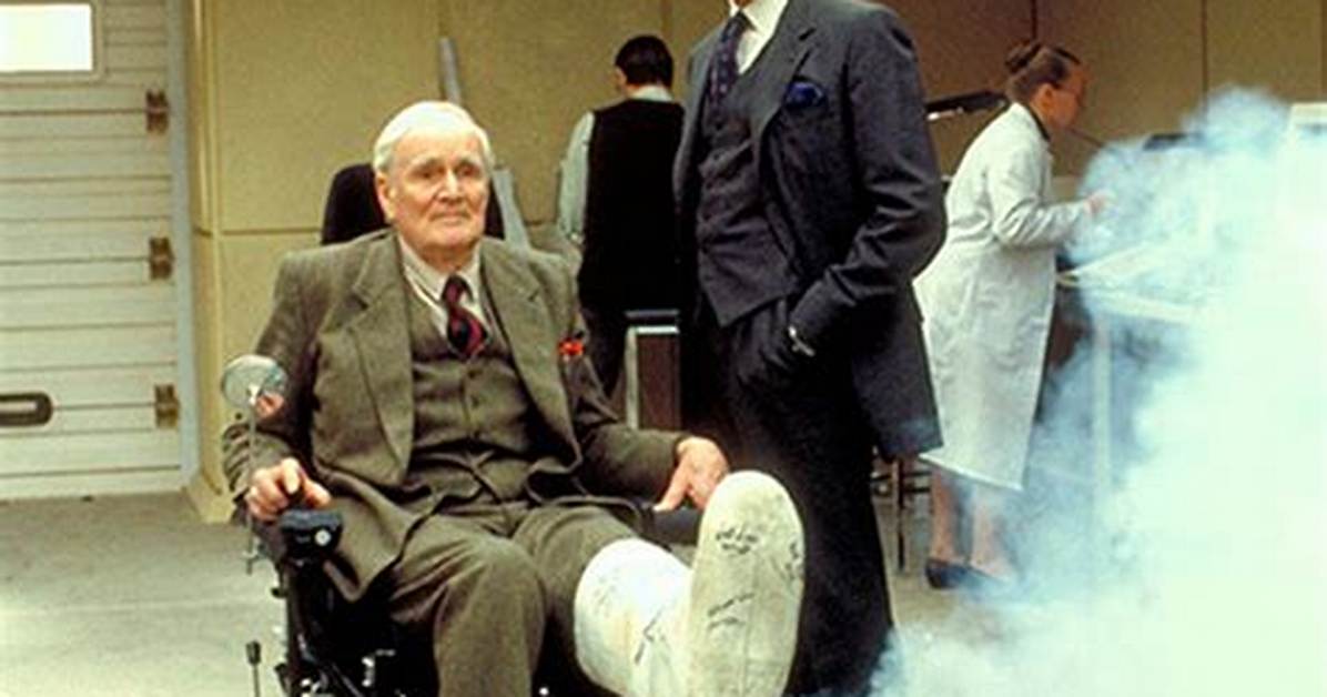 Desmond Llewelyn Iconic James Bond S Q