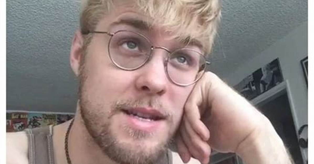 Details About Garrett Watts: Age, Boyfriend, Net Worth, Height, Bio