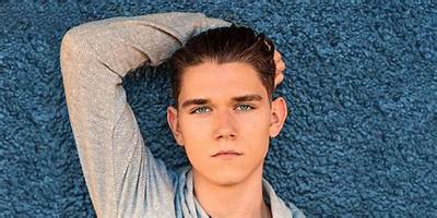 Devan Key Biography, Age, Height, Brother, Parents, Dating, and Youtuber