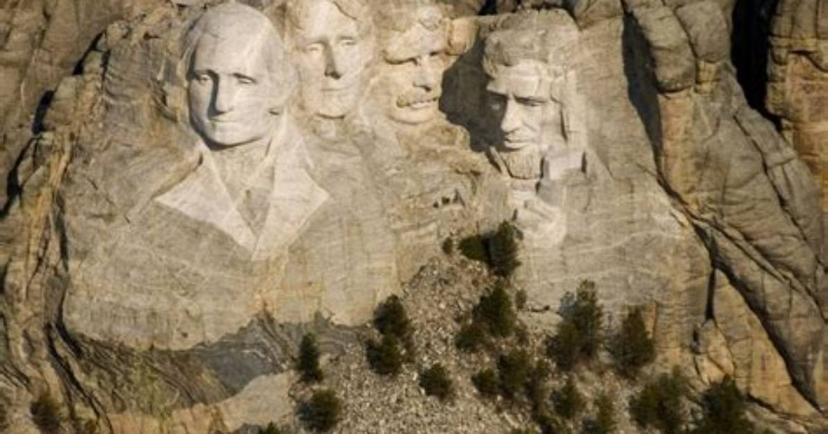 Did Anyone Died Carving Mount Rushmore?