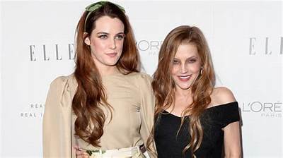 Did Riley Keough Get Her Nose Done? Surgery Before and After Photos