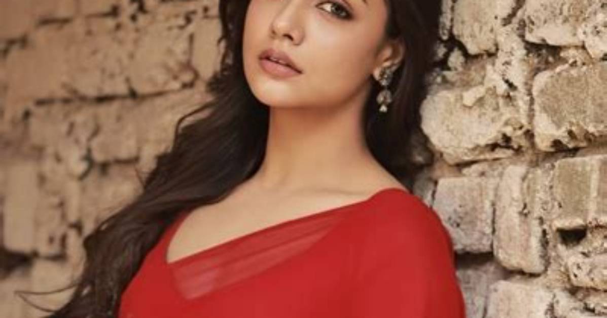 Divya Agarwal Biography Facts