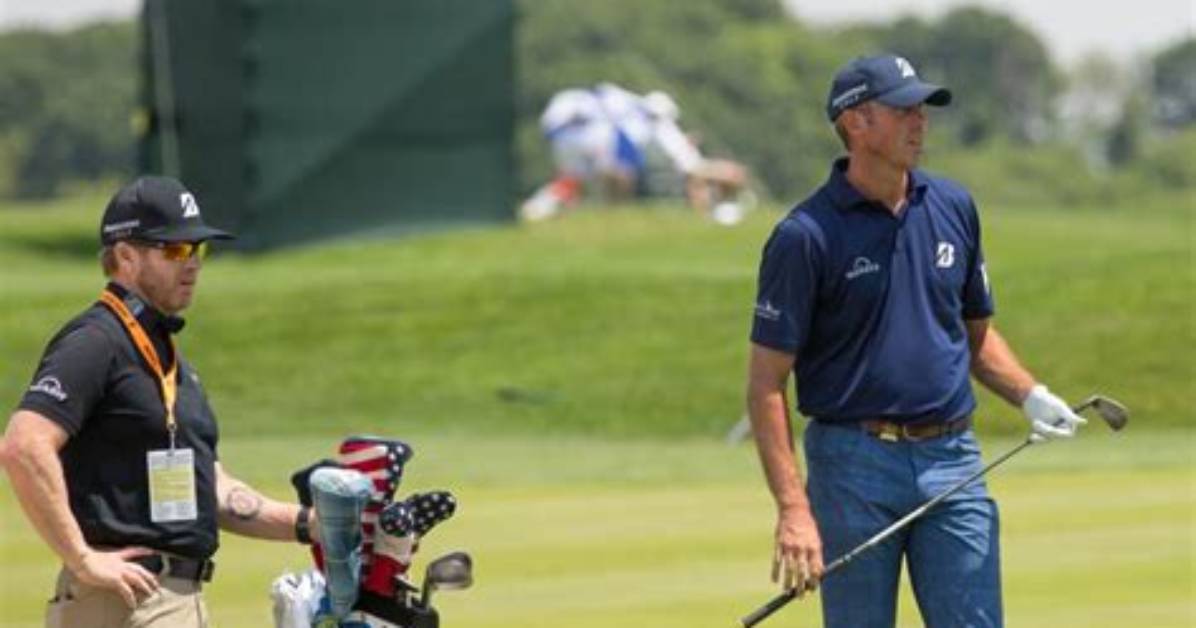 Do Any Pro Golfers Use a Chipper?