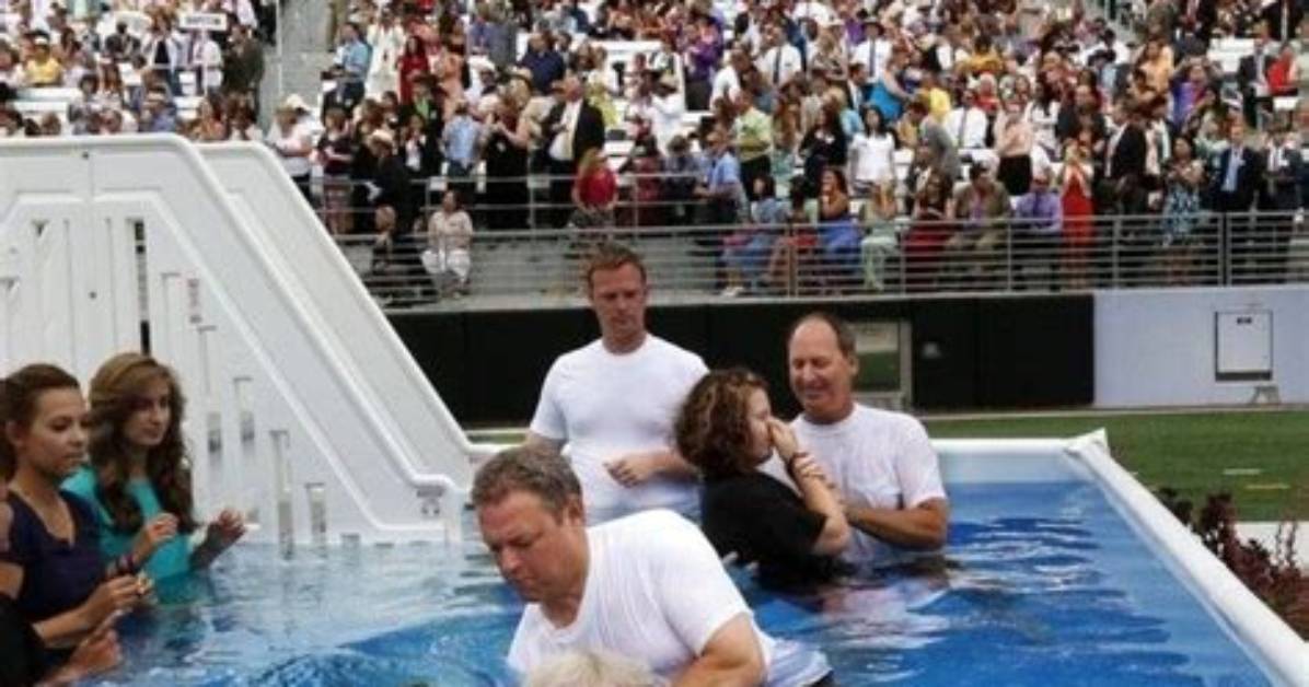 Do Jehovah's Witnesses Baptize?