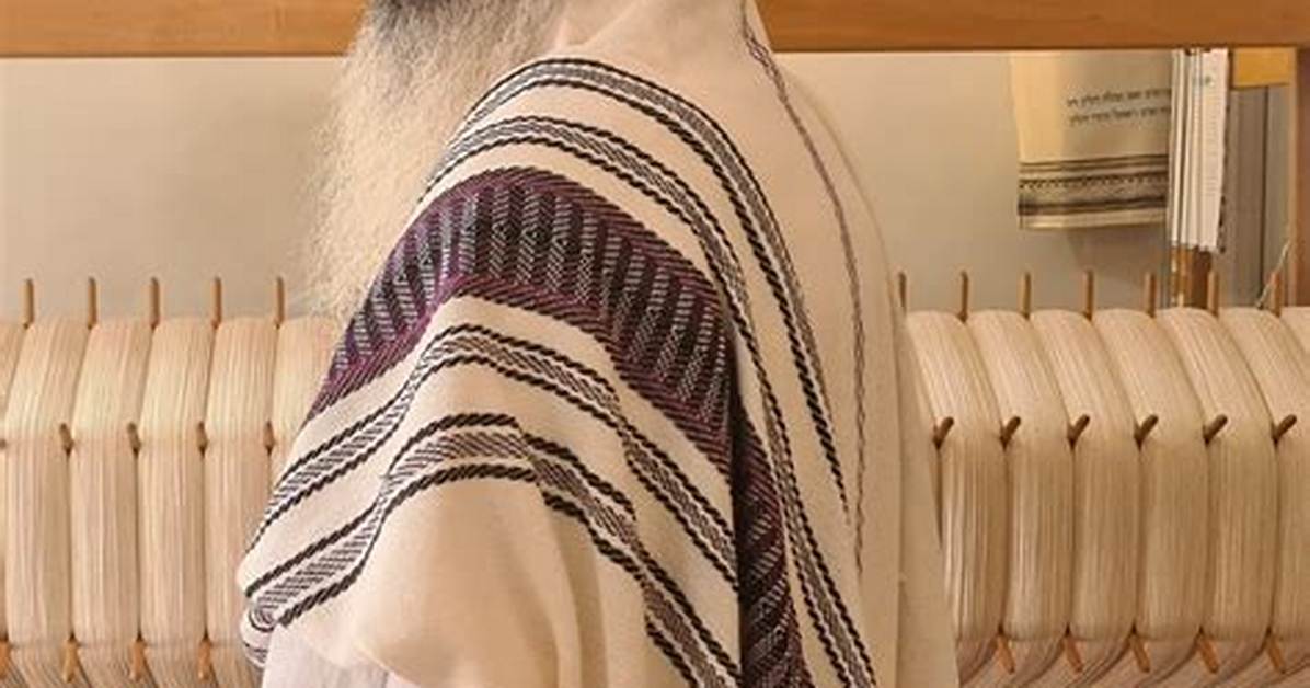 Do You Wear Tallit for Mincha?